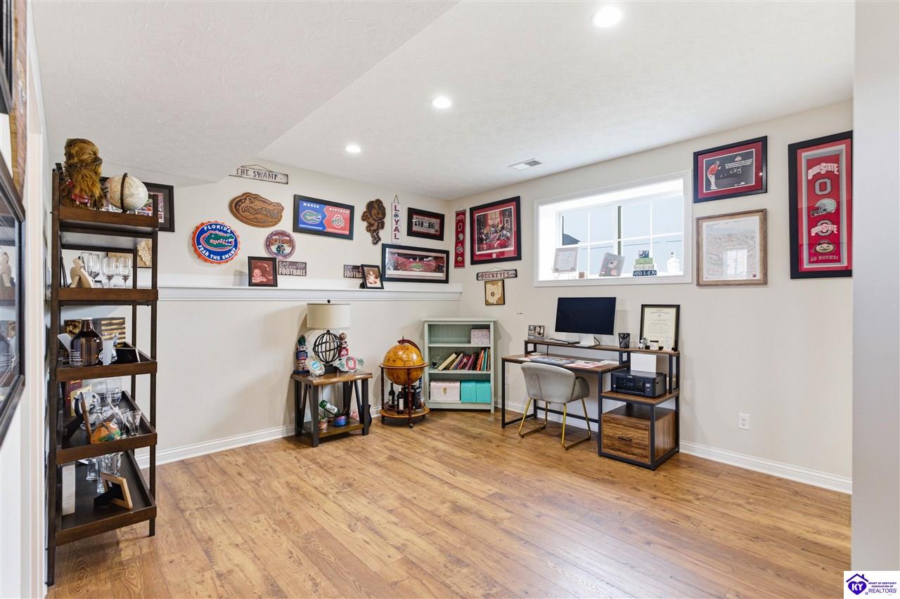 124 Aiden Lane photo 22
