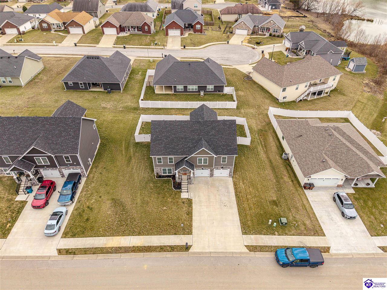 124 Aiden Lane photo 28