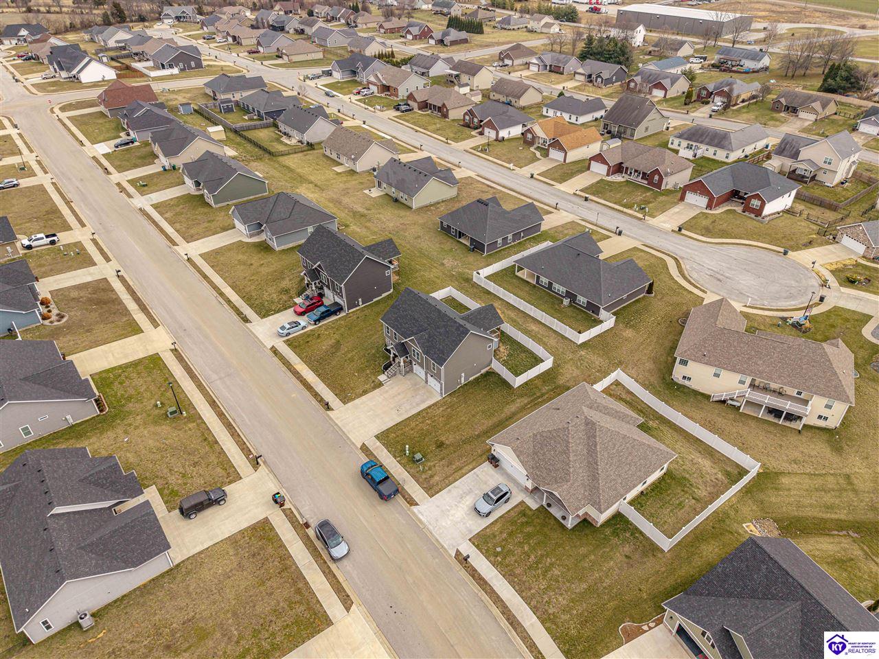 124 Aiden Lane photo 29