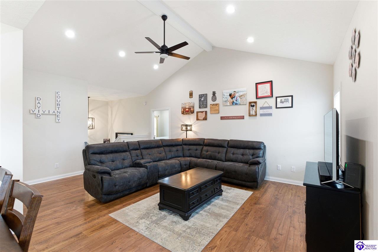124 Aiden Lane photo 6