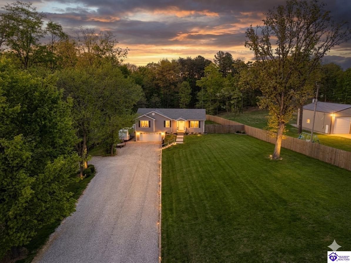 1122 Garrett Road photo 1