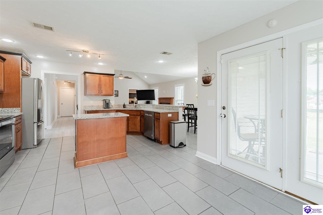 216 S Rushmore Drive photo 12