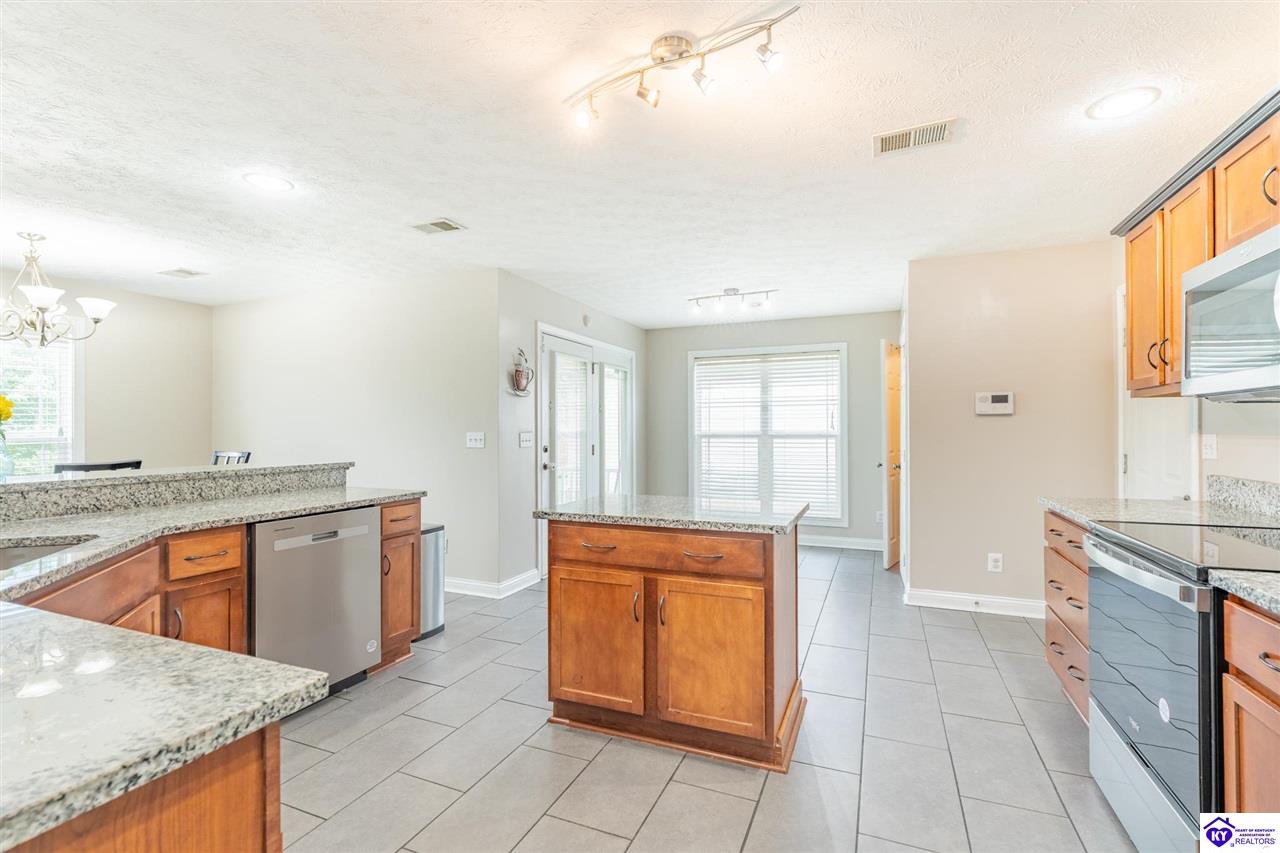216 S Rushmore Drive photo 9