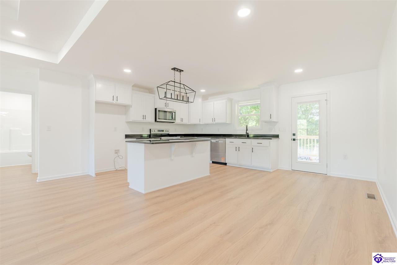 621 Yale Drive photo 9