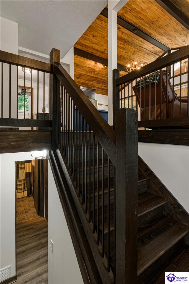 73 Hawthorne Court photo 10