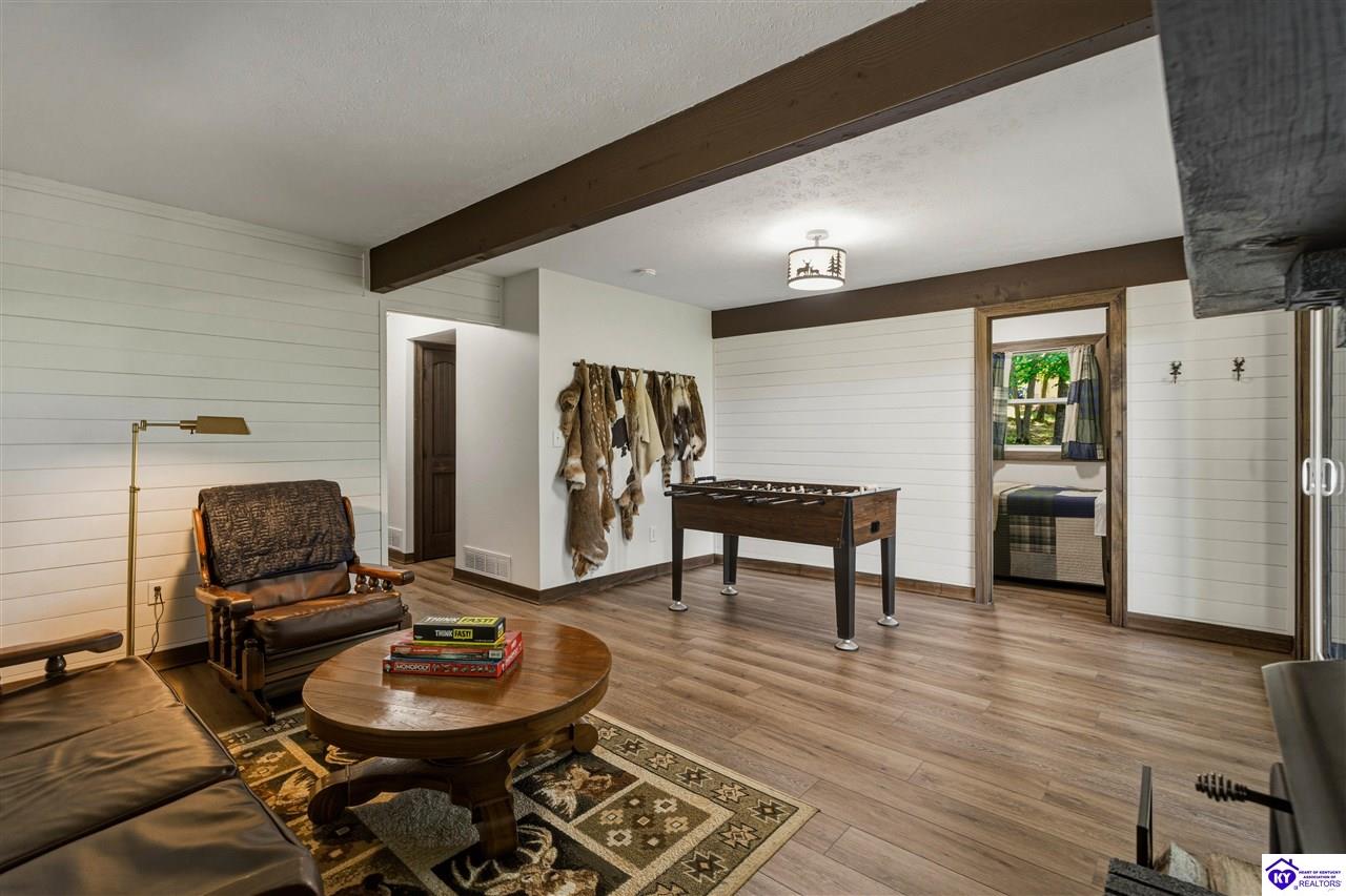 73 Hawthorne Court photo 29
